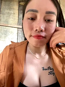 Snapshot of chipp-bong chatting on 11.05.25 chipp-bong online show from 11.05.25