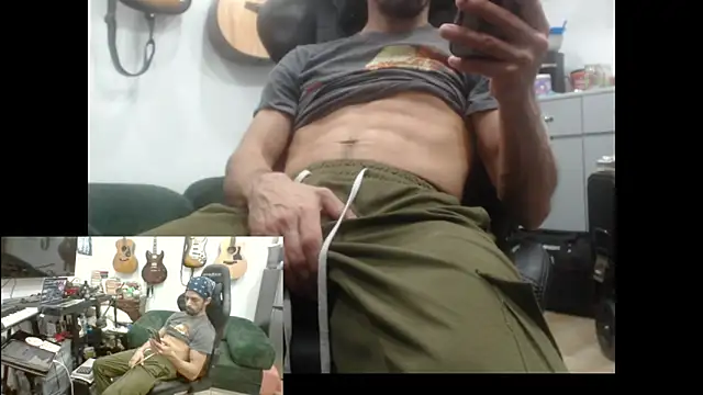 Snapshot of Stringin69 chatting on 02.12.26 Stringin69 online show from 02.12.26