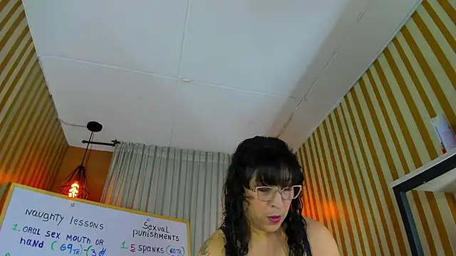 Snapshot of Jenni_Zeller chatting on 10.01.25 Jenni Zeller online show from 10.01.25