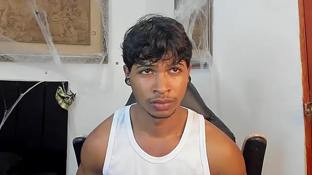 Snapshot of cassian_gold chatting on 11.01.25 cassian gold online show from 11.01.25