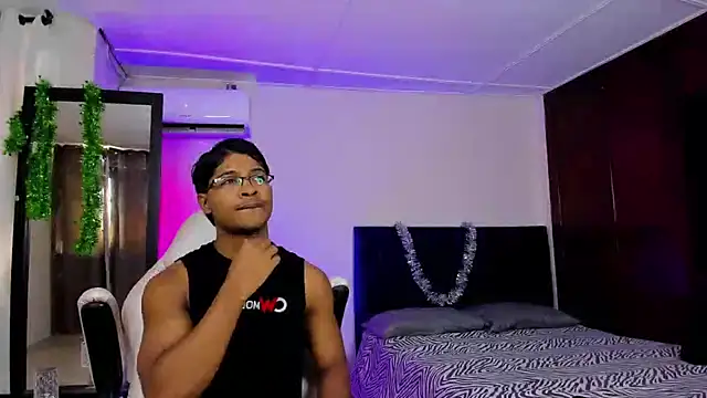 Snapshot of cassian_gold chatting on 12.20.25 cassian gold online show from 12.20.25