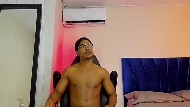 Snapshot of cassian_gold chatting on 01.07.26 cassian gold online show from 01.07.26