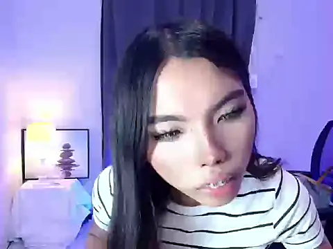 Snapshot of cutie_milker chatting on 09.10.25 cutie milker online show from 09.10.25