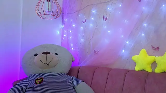 Snapshot of april_bennett chatting on 01.05.26 april bennett online show from 01.05.26