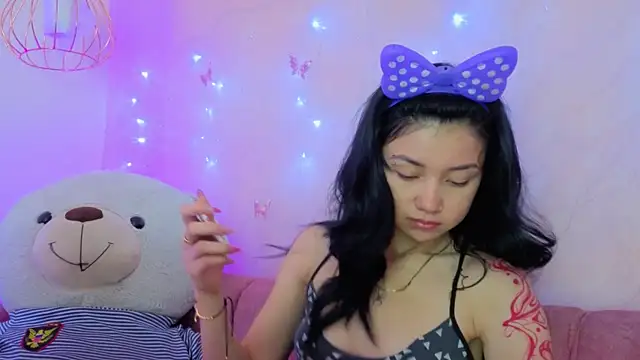 Snapshot of april_bennett chatting on 01.06.26 april bennett online show from 01.06.26