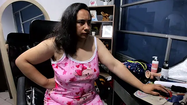 LeilaSmith  online show from 04.20.26