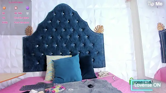 Snapshot of Caroline_daring chatting on 02.27.26 Caroline daring online show from 02.27.26