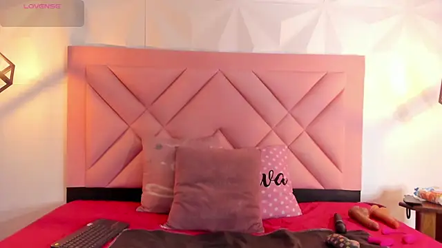 Caroline daring online show from 08.01.26