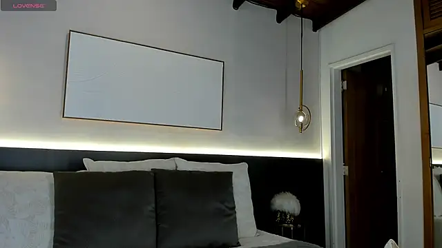 VictoriaShelby online show from 09.17.25