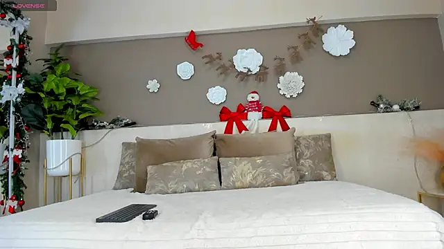 VictoriaShelby online show from 12.20.25