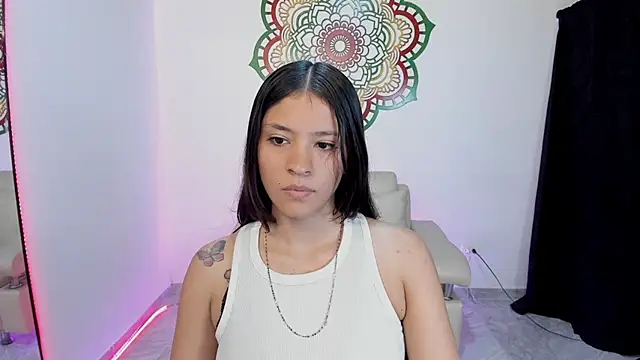 Snapshot of Candy_fox_19 chatting on 07.22.26 Candy fox 19 online show from 07.22.26