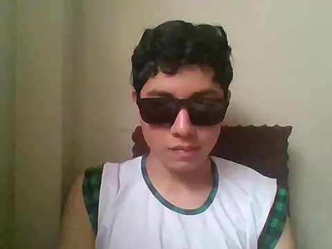 Snapshot of twinkboy593 chatting on 10.06.25 twinkboy593 online show from 10.06.25