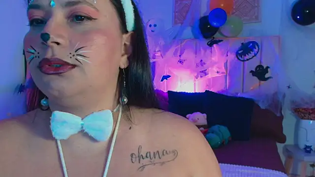 Snapshot of crazy_b00bs chatting on 10.02.25 crazy b00bs online show from 10.02.25