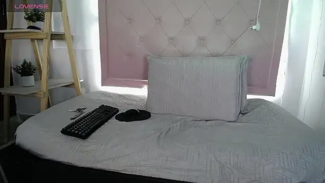 Snapshot of Dulce__Lovee chatting on 01.17.26 Dulce Lovee online show from 01.17.26