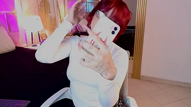 Snapshot of RobinBennett chatting on 03.09.26 RobinBennett online show from 03.09.26