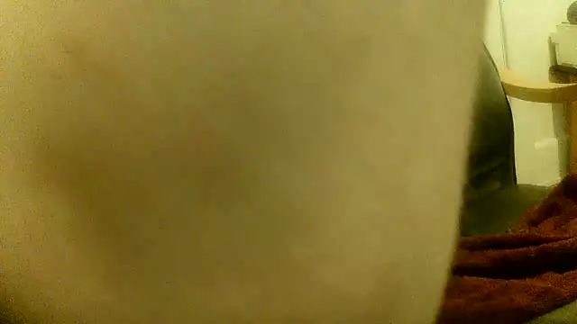 Snapshot of rzalza chatting on 10.27.25 rzalza online show from 10.27.25