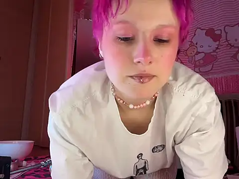 Snapshot of MystiqueRoxy chatting on 04.21.26 MystiqueRoxy online show from 04.21.26