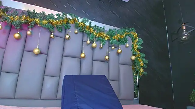 kissme luna online show from 12.18.25