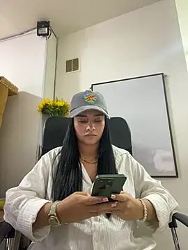 MarilynWhite  online show from 10.25.25