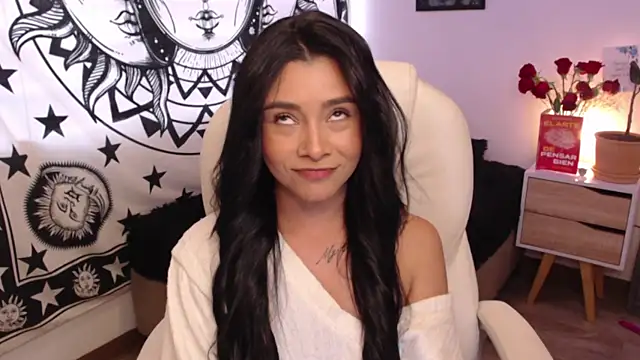 MarilynWhite  online show from 11.05.25