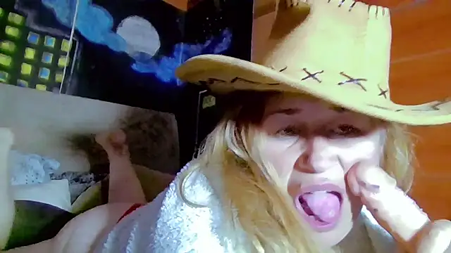 Snapshot of Effata30 chatting on 09.26.25 Effata30 online show from 09.26.25