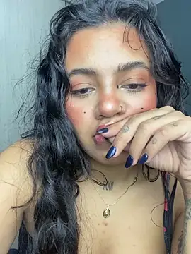 Snapshot of ObeyVal chatting on 12.04.25 ObeyVal online show from 12.04.25