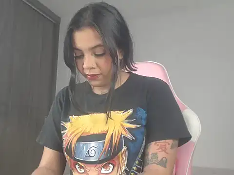 Snapshot of ObeyVal chatting on 05.12.26 ObeyVal online show from 05.12.26