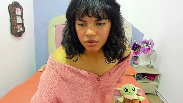 Snapshot of Angelina_rossy chatting on 10.15.25 Angelina rossy online show from 10.15.25