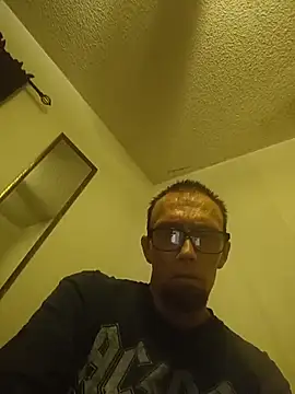 Snapshot of Nocturnal_Eros chatting on 10.16.25 Nocturnal Eros online show from 10.16.25