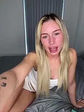 SexySaraxxoo online show from 03.15.26