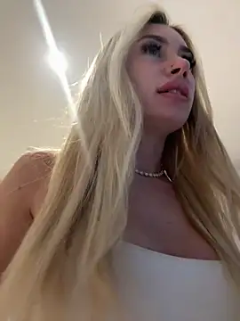 SexySaraxxoo online show from 04.29.26
