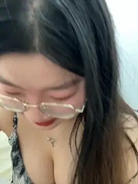 Snapshot of xxwang20 chatting on 11.13.25 xxwang20 online show from 11.13.25