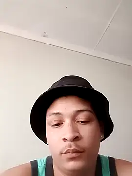 Snapshot of Daddysharddick chatting on 10.31.25 Daddysharddick online show from 10.31.25