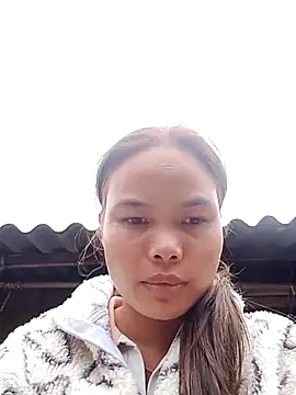 Snapshot of Huyen_x chatting on 12.04.25 Huyen x online show from 12.04.25