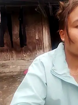 Snapshot of Huyen_x chatting on 12.05.25 Huyen x online show from 12.05.25