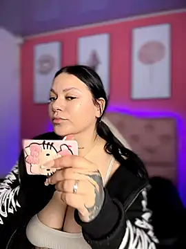 Snapshot of Megaan__More chatting on 12.18.25 Megaan More online show from 12.18.25