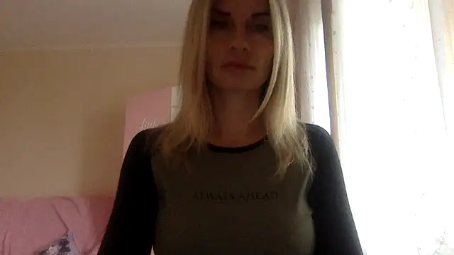 KarelliaStar online show from 09.19.25