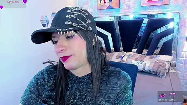 Charlotte Landry   online show from 02.05.26