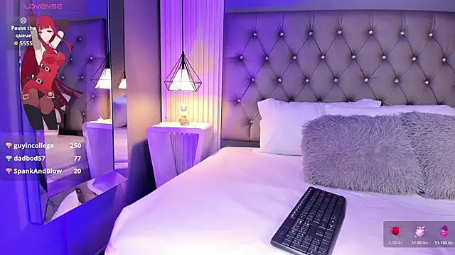 LunaBloomn online show from 11.21.25