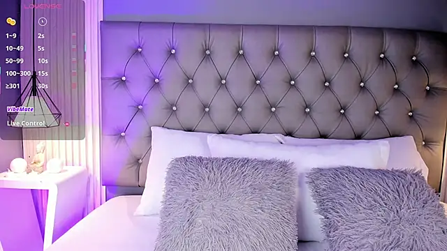 LunaBloomn online show from 03.12.26