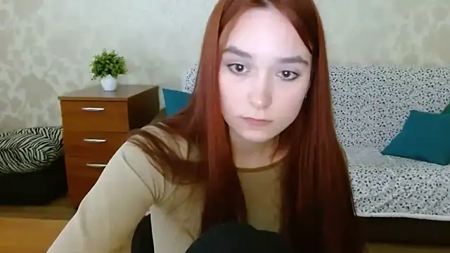 Snapshot of aFoxie chatting on 09.12.25 aFoxie online show from 09.12.25