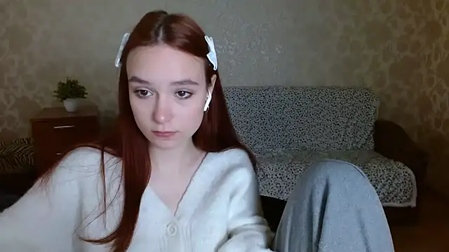 Snapshot of aFoxie chatting on 09.17.25 aFoxie online show from 09.17.25