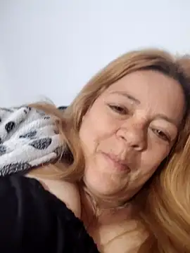 Casandra Cruz online show from 09.14.25