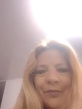 Casandra Cruz online show from 09.18.25