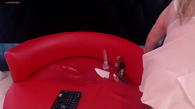 Casandra Cruz online show from 09.25.25