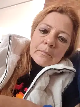 Casandra Cruz online show from 10.12.25