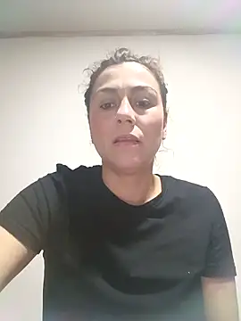 Snapshot of vanessa-titisM chatting on 09.27.25 vanessa-titisM online show from 09.27.25