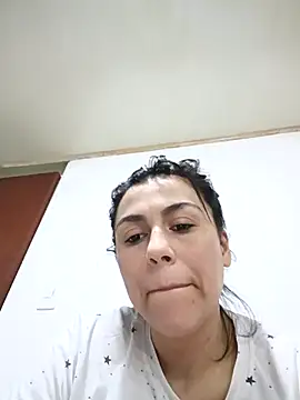 Snapshot of vanessa-titisM chatting on 11.14.25 vanessa-titisM online show from 11.14.25