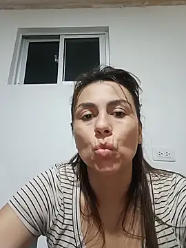 Snapshot of vanessa-titisM chatting on 07.04.26 vanessa-titisM online show from 07.04.26