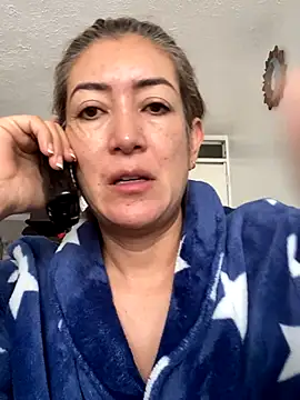 sara peters  online show from 10.06.25